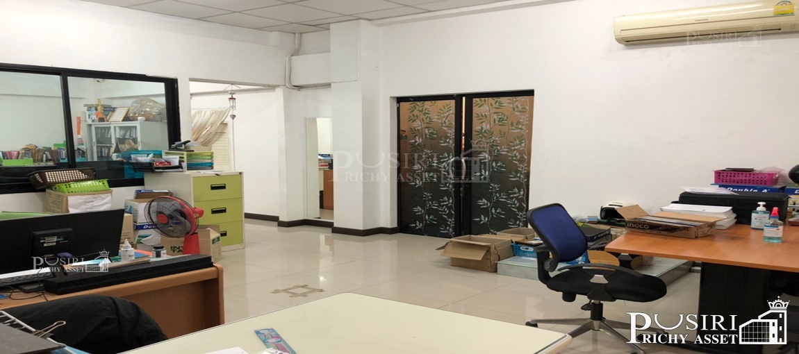 โรงงาน 151.9 วา พร้อมเครน 2 ตัน  ห้องพักคนงาน พื้นที่ด้านข้างที่สามารถต่อเติมได้ ซ.ท่าข้าม 16 - KK3773S