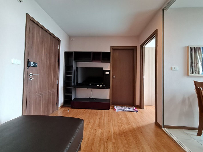 ขายคอนโด THE BASE สุขุมวิท 77 BTS อ่อนนุช มีเฟอร์ครบ ชั้น18 วิวสระ 2.79 ลบ.