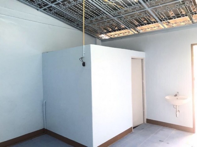 ขาย/ให้เช่าตึกแถว 3ชั้น อยู่หน้าหมู่บ้านชิดชล ถ.จรัญสนิทวงศ์ 13 ทำเลติดถนนบางแวก  กรุงเทพฯ 