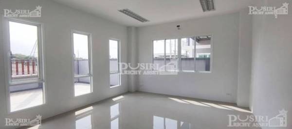 หลังสุดท้าย โรงงานโมเดิร์นขนาดกระทัดรัด 227ตารางวา ราคาพิเศษเพียง 9.9 ล้าน พร้อมออฟฟิต 2ชั้น พื้นที่ 554 ใกล้ ถ. เศรษฐกิจ 1 - KK4938S