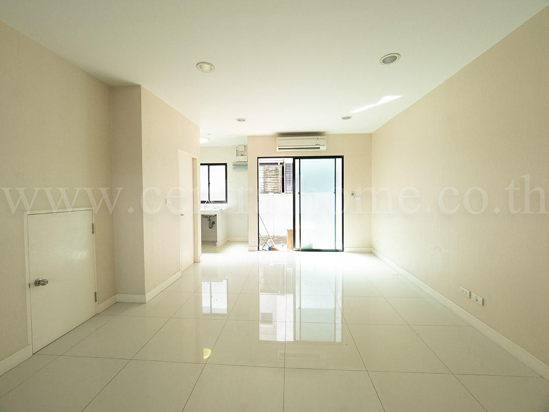 ทาวน์โฮม บ้านกลางเมือง รัตนาธิเบศร์