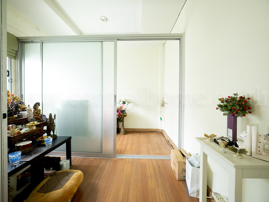 ทาวน์โฮม บ้านกลางเมือง เดอะ รอยัล โมนาโค ศรีนครินทร์ 