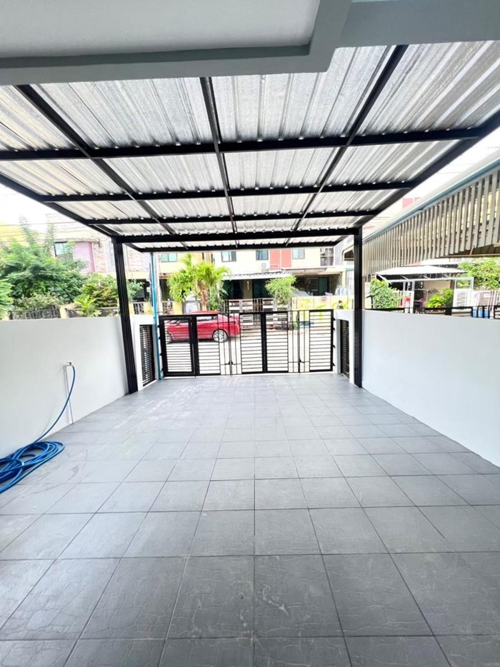 ขายถูก ทาวน์เฮ้า2 ชั้น (Renovateใหม่) เส้นลาดกระบัง-สุวรรณภูมิ