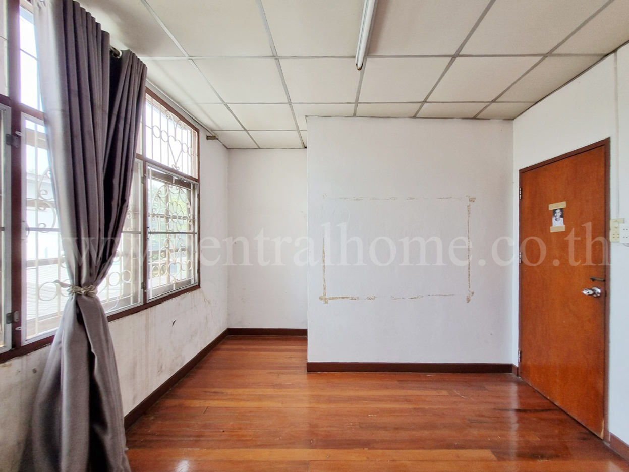 บ้านแฝด หมู่บ้าน โชคไพศาล ดอนเมือง