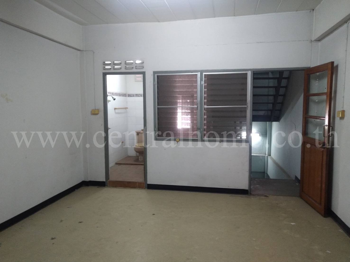 อาคารพาณิชย์ ติดถนนติวานนท์ ขาออก ทำเลเหมาะทำธุรกิจ