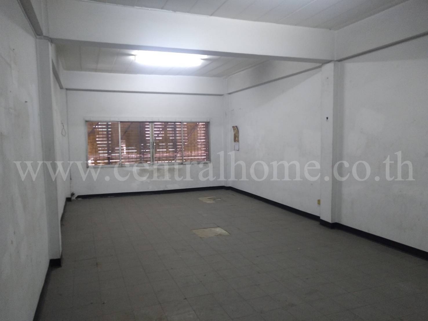 อาคารพาณิชย์ ติดถนนติวานนท์ ขาออก ทำเลเหมาะทำธุรกิจ