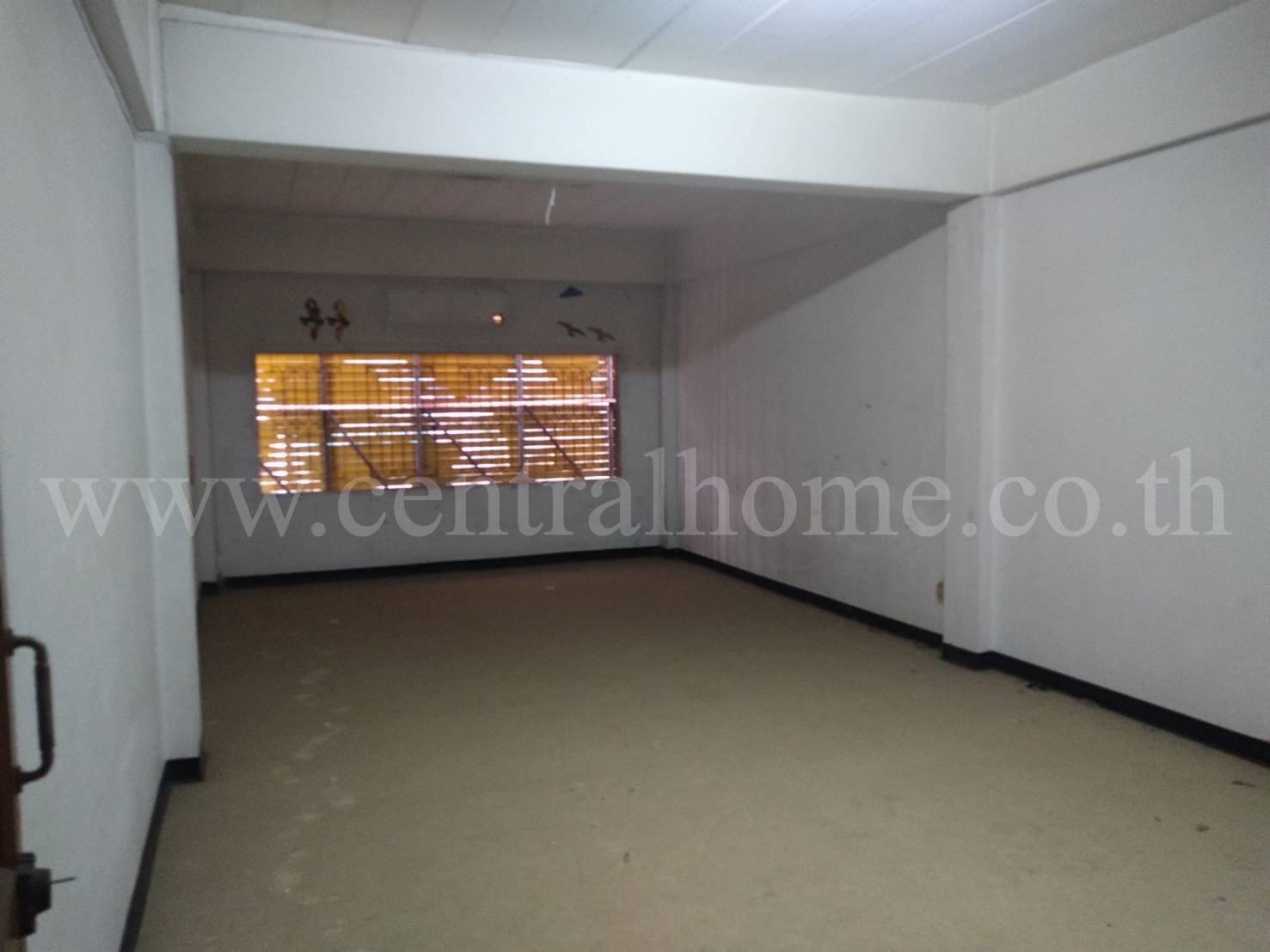 อาคารพาณิชย์ ติดถนนติวานนท์ ขาออก ทำเลเหมาะทำธุรกิจ