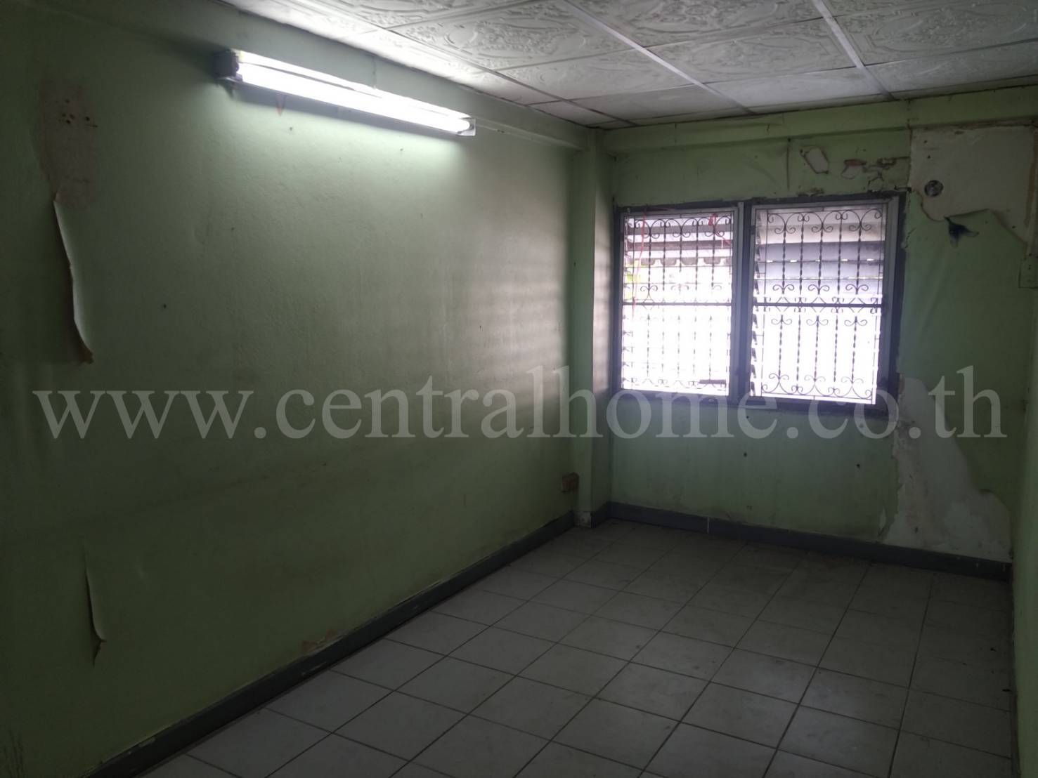 อาคารพาณิชย์ ติดถนนติวานนท์ ขาออก ทำเลเหมาะทำธุรกิจ