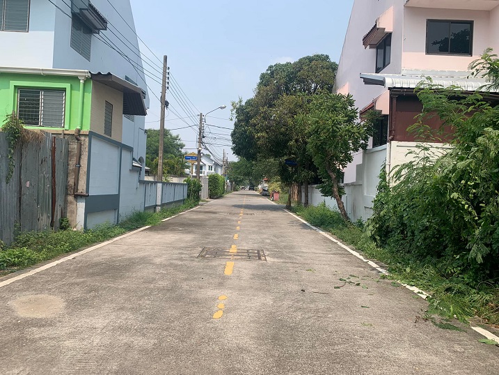 ขายที่ดิน ถูกที่สุดในโครงการ ที่ดินอยู่ในโครงการหมู่บ้านกฤตยาซอย 6