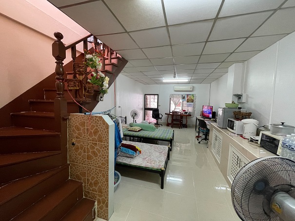 ขายทาวน์เฮ้าส์ 2ชั้น ลาดพร้าว41 แยก3 มี 2ห้องนอน 1ห้องน้ำ 1ห้องครัว