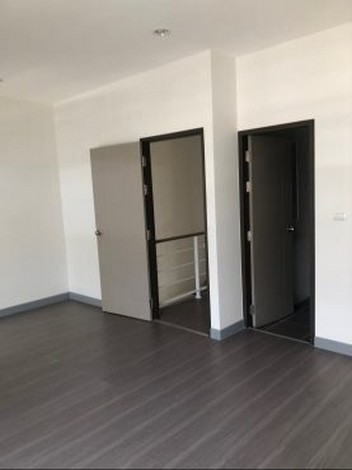  ขายทาวน์โฮม หมู่บ้านสัมมากร อเวนิว สุวรรณภูมิ บ้านใหม่ ราคาดีงาม ทำเลดี ลาดกระบัง