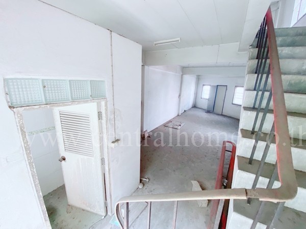 อาคารพาณิชย์ ซอย ท่าอิฐ ติดถนน หลังมุม