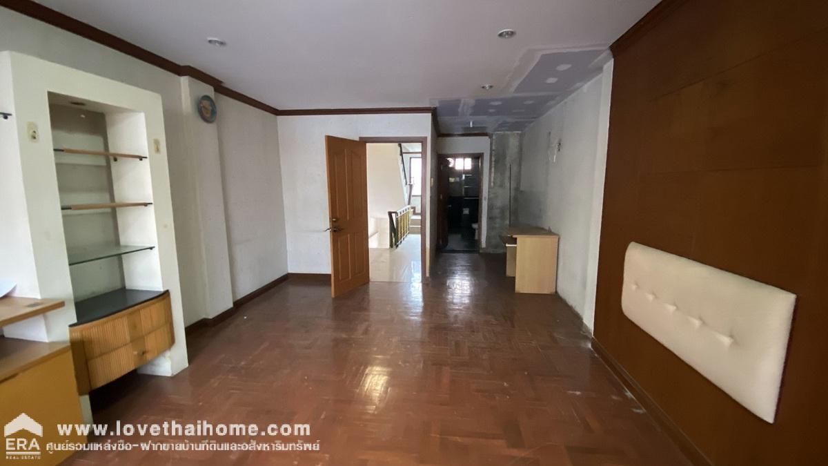 ขายตึกแถว 3.5 ชั้น ถ.ลาดพร้าว107 ใกล้ ม.รัตนบัณฑิต (RBAC) ทำเลค้าขาย 20.4 ตรว. พร้อมอยู่ ติดถนนเมนหลัก เหมาะสำหรับลงทุน