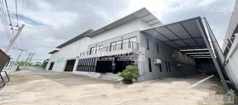 โรงงาน 1.5 ไร่ ที่มีพื้นใช้สอยมากที่สุด 1,838 ตร.ม. ใกล้ ถ. เศรษฐกิจ เงียบสงบท้ายซอยเเวดล้อมโรงงาน เทรลเลอร์เข้าสะดวก พร้อมบ้านพักคนงานอีก 10 ห้อง  KK5359S