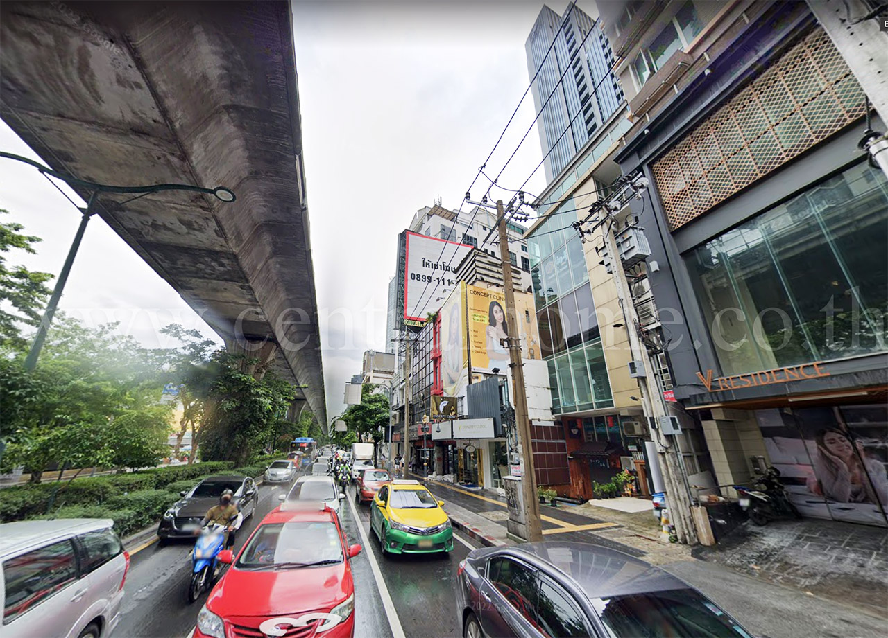 อาคารพาณิชย์ ติดถนน สุขุมวิท ใกล้ BTS พร้อมพงษ์