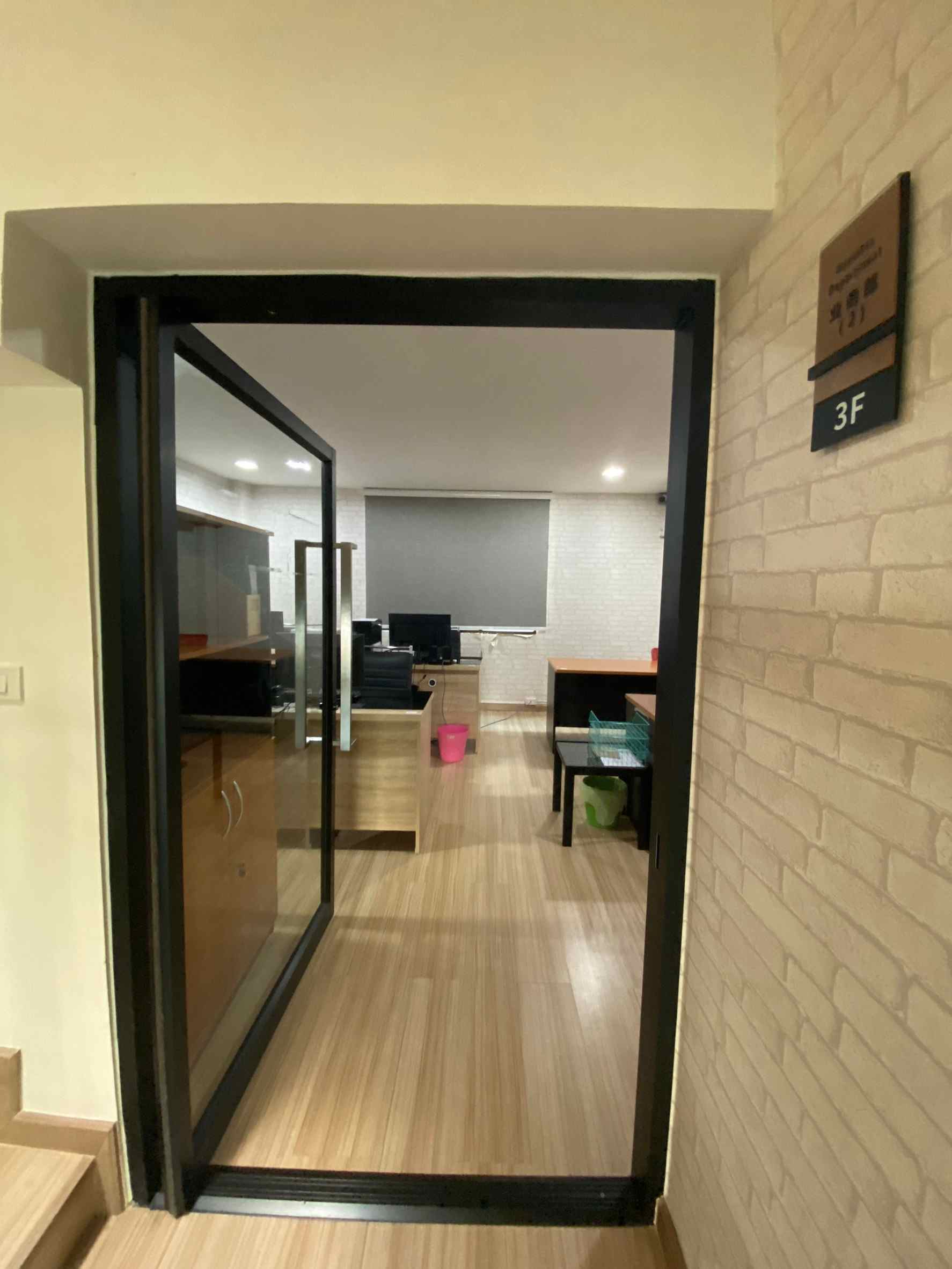 ขายด่วนโฮมออฟฟิศ4ชั้น ทำเลดี โครงการ ชิค ดิสทริค ย่านรามคำแหงซอย 53 กรุงเทพ