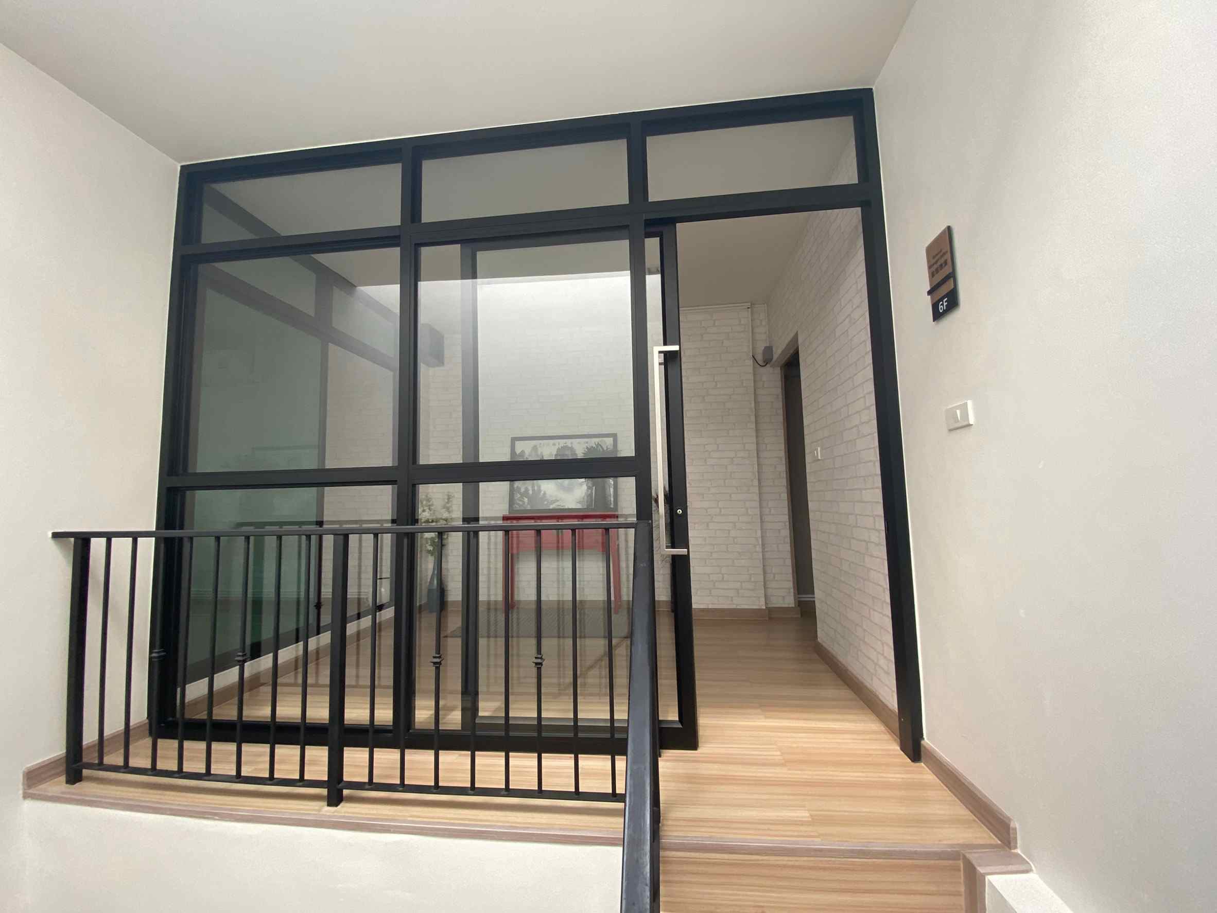 ขายด่วนโฮมออฟฟิศ4ชั้น ทำเลดี โครงการ ชิค ดิสทริค ย่านรามคำแหงซอย 53 กรุงเทพ