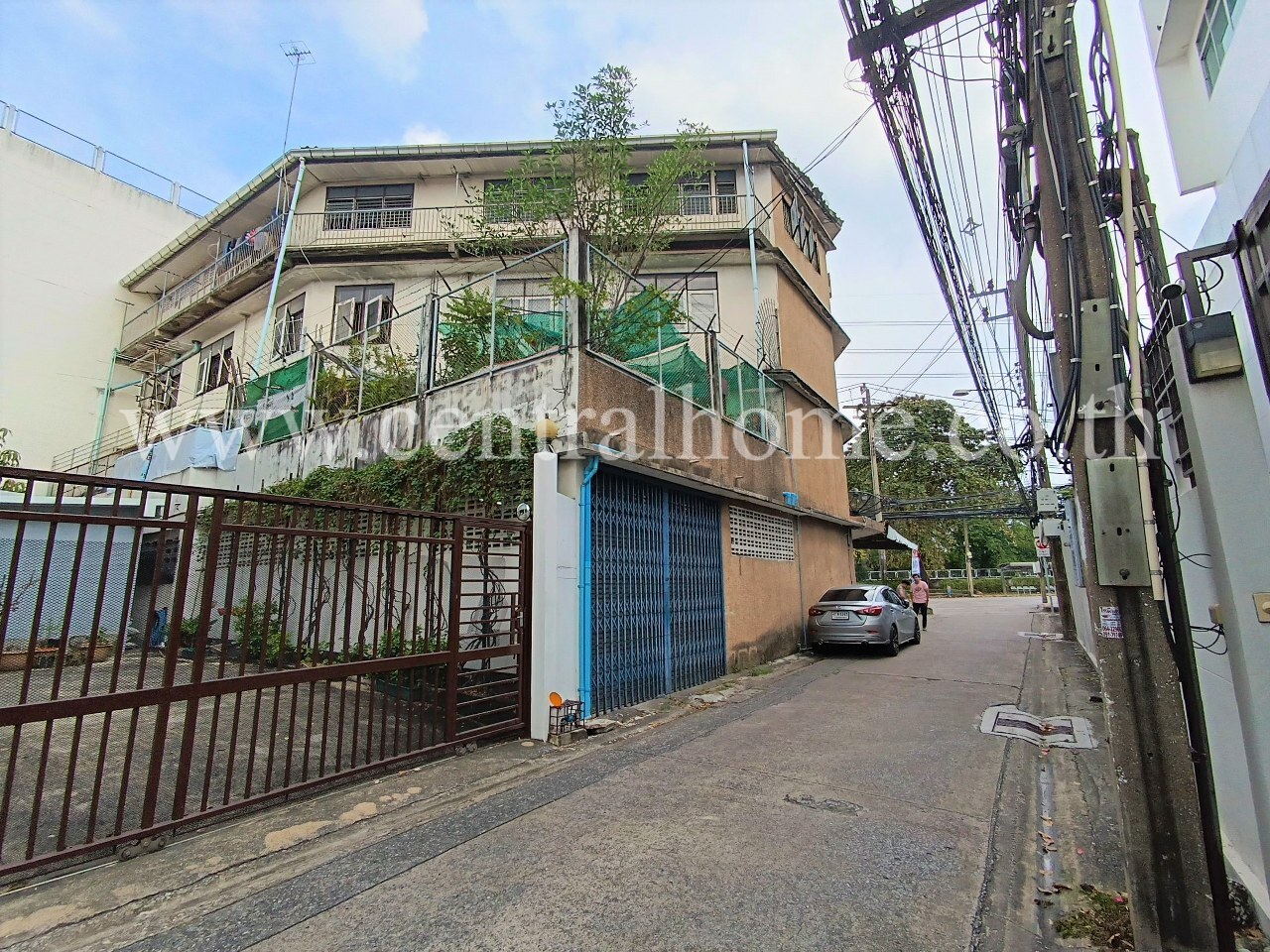 อาคารพาณิชย์ ติดถนน ประชาชื่น ทำเลเหมาะทำธุรกิจ ราคาถูก