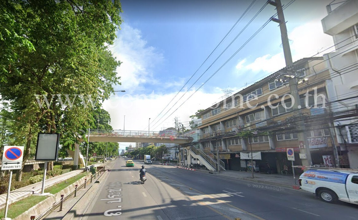 อาคารพาณิชย์ ติดถนน ประชาชื่น ทำเลเหมาะทำธุรกิจ ราคาถูก