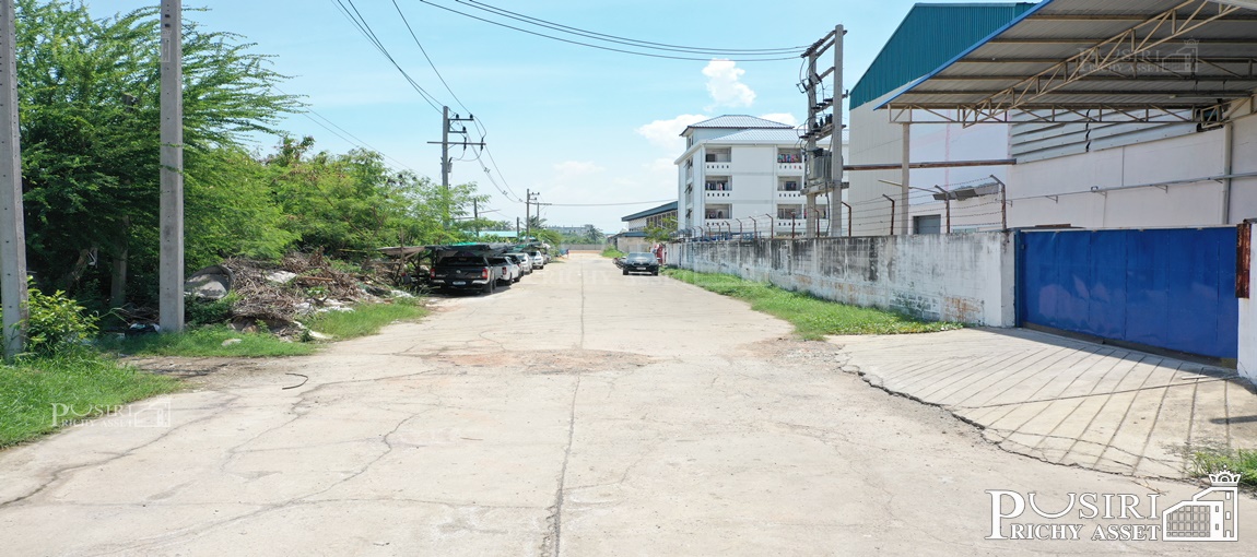 ที่สวย 3.5 ไร่ สีม่วง สร้างโรงงานได้ทุกประเภท ถมพร้อมใช้ พร้อมรั้ว 50% เทรลเลอร์สบาย ใกล้ ถ.เอกชัย และ พระราม 2