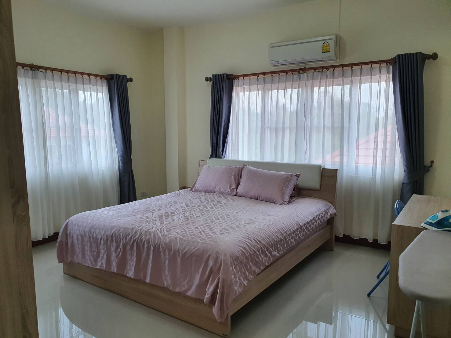 ขายด่วนบ้านเดี่ยวพร้อมเฟอร์นิเจอร์ ราคาถูก หมู่บ้านวริศรา8 อ.บ้านฉาง จ.ระยอง
