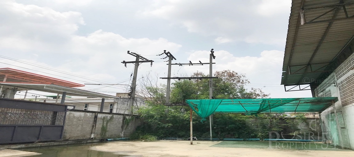 โกดังเช่า 230 วา ราคาเบาๆ เดือนละ 38,000 ใกล้เพชรเกษมมาก วางของหนักได้เยอะ เทพื้นให้ใหม่ รับได้ถึง 3 ตัน  KK2966R