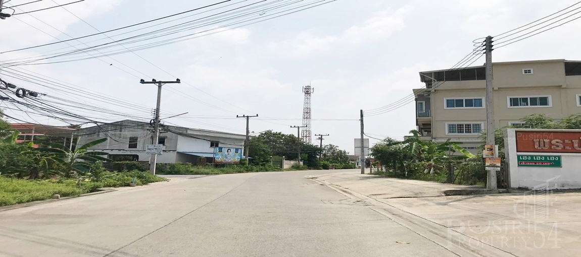 โกดังเช่า 230 วา ราคาเบาๆ เดือนละ 38,000 ใกล้เพชรเกษมมาก วางของหนักได้เยอะ เทพื้นให้ใหม่ รับได้ถึง 3 ตัน  KK2966R