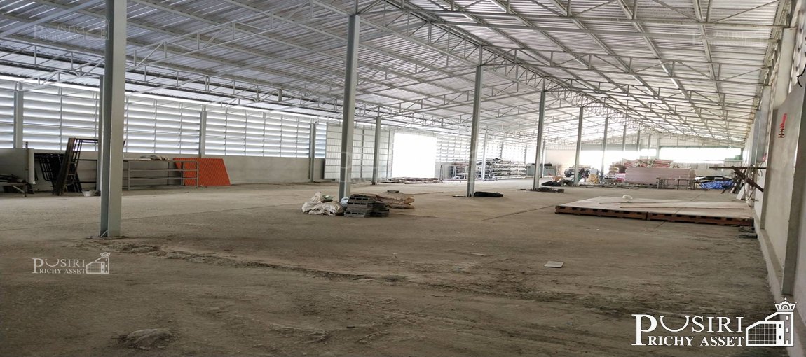 ที่ 3 ไร่ มาพร้อมโกดัง ต่อเติมได้อีก แถมประหยัดเวลาในการถมดิน พื้นที่แวดล้อมบรรยากาศดี ให้ความรู้สึกปลอดภัยเป็นส่วนตัว และเดินทางง่าย - ขายโกดังฉะเชิงเทรา - KK2495S