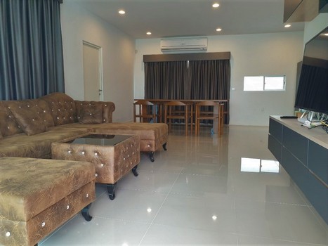 ขาย บ้านเดี่ยว 2 ชั้น สไตล์ยุโรป New England Colonial  โครงการหรู หมู่บ้าน บุราสิริ ปัญญาอินทรา บ้านใหม่มากๆ หิ้วกระเป๋าพร้อมอยู่ ติดถนนใหญ่เลียบคลองสองและถนนเลียบวางแหวนกาญจนภิเษก