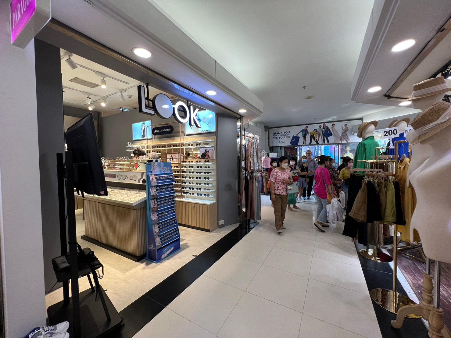 ให้เช่า ห้องค้าขาย Platinum Fashion Mall ชั้น2 ซอย Oxford9 ติดกับสะพานเชื่อมไปกรุงทองพลาซ่า