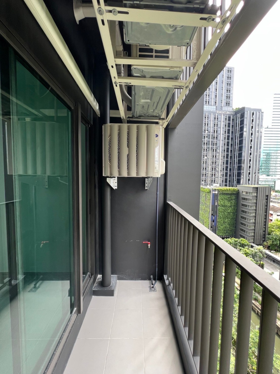 For Rent ให้เช่า Life Asoke Rama9 2นอน1น้ำ ชั้น10 35.69ตรม ระเบียงทิศเหนือ วิวไม่บล็อค
