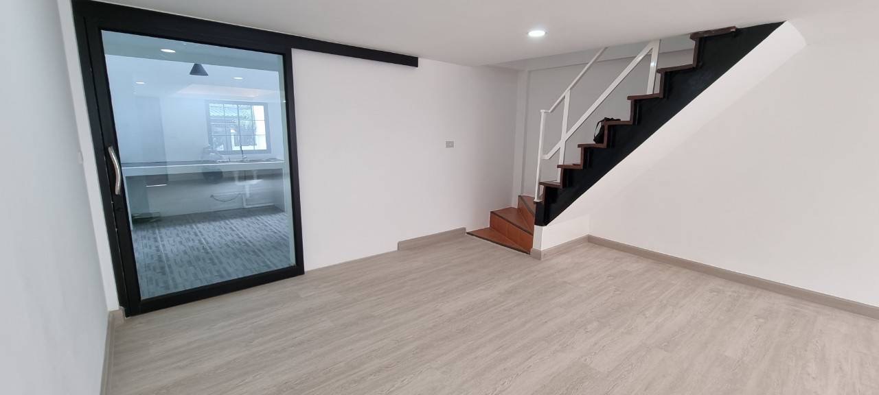 ขาย ทาวน์เฮ้าส์ รีโนเวทแล้วทั้งหลัง ทำเลดี หมู่บ้านทรงพล ลำลูกกาคลอง2