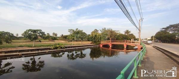 ขายที่ 10ไร่เศษ ใกล้ ถ. ตัดใหม่ พรานนก - สาย4 ร่มรื่น ด้านหน้า ติดคลองกว้างๆรับลมตลอดปี รถยนต์เข้าออกสบาย เพียง 1.7 กม. ถ. สาย 4 KK4330S