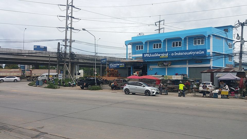 ขายด่วนอาคารพาณิชย์6คูหา ติดถนนทางหลวงสาย36 อ.นิคมพัฒนา จ.ระยอง