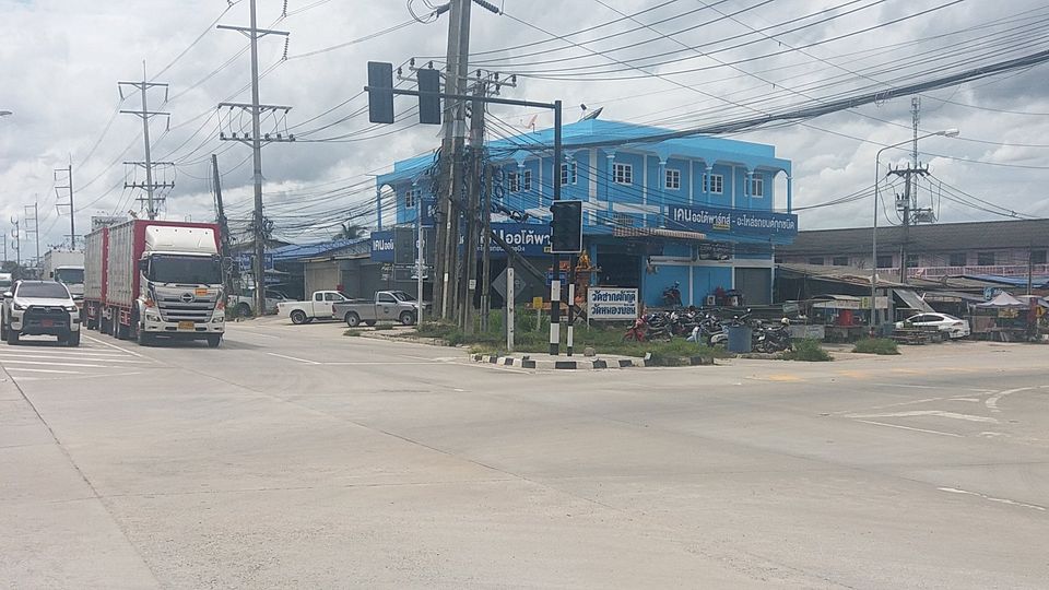 ขายด่วนอาคารพาณิชย์6คูหา ติดถนนทางหลวงสาย36 อ.นิคมพัฒนา จ.ระยอง