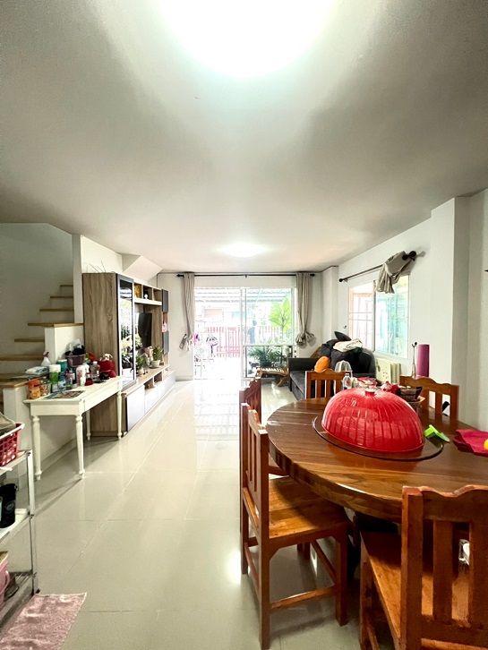 ขายทาวน์โฮมแปลงมุม ฟรีส่วนกลาง 2 ปี ต่อเติมโรงจอดรถหน้าบ้านพร้อม