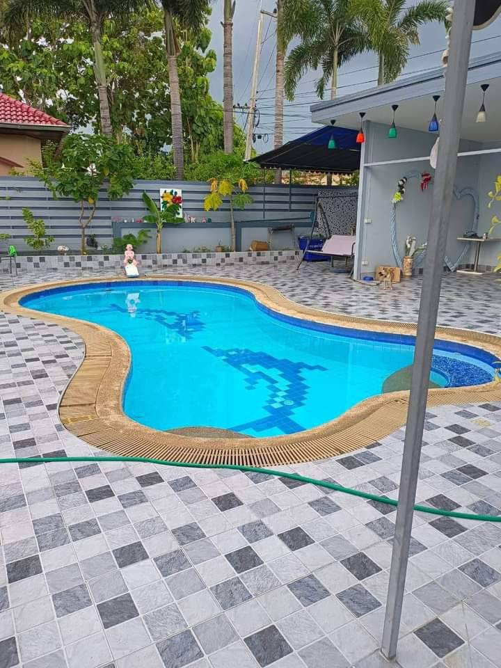 ขายบ้านสวยพร้อมสระว่ายน้ำ ม.พรเทพพัทยา เหมาะทำธุรกิจได้หลายอย่าง ทำเลดี อ.บางละมุง จ.ชลบุรี 