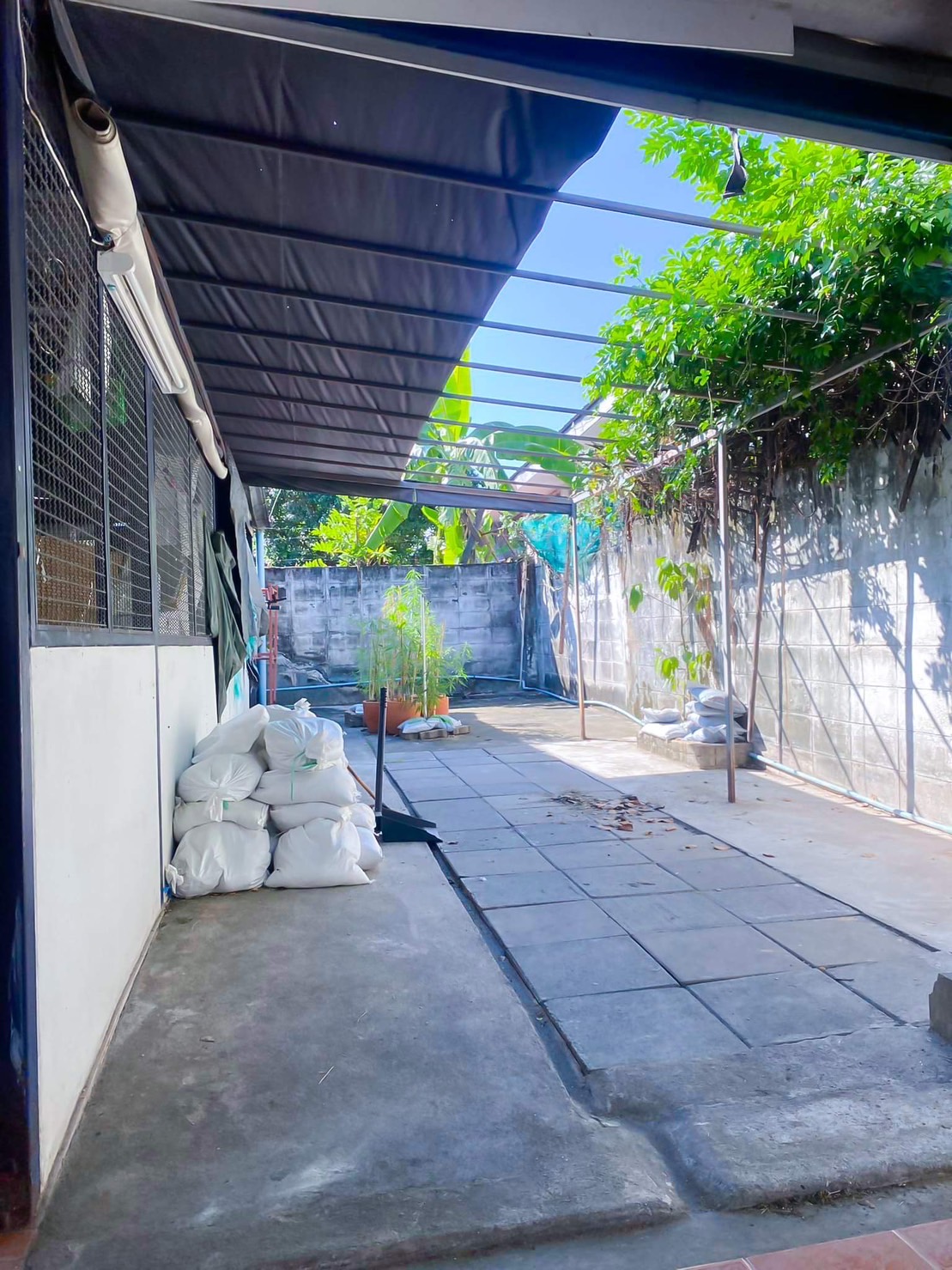 ขายบ้านเดี่ยวหมู่บ้านกฤษดานคร ใจกลางเมือง ทำเลดี ตำบล บางตลาด อำเภอ ปากเกร็ด  นนทบุรี 