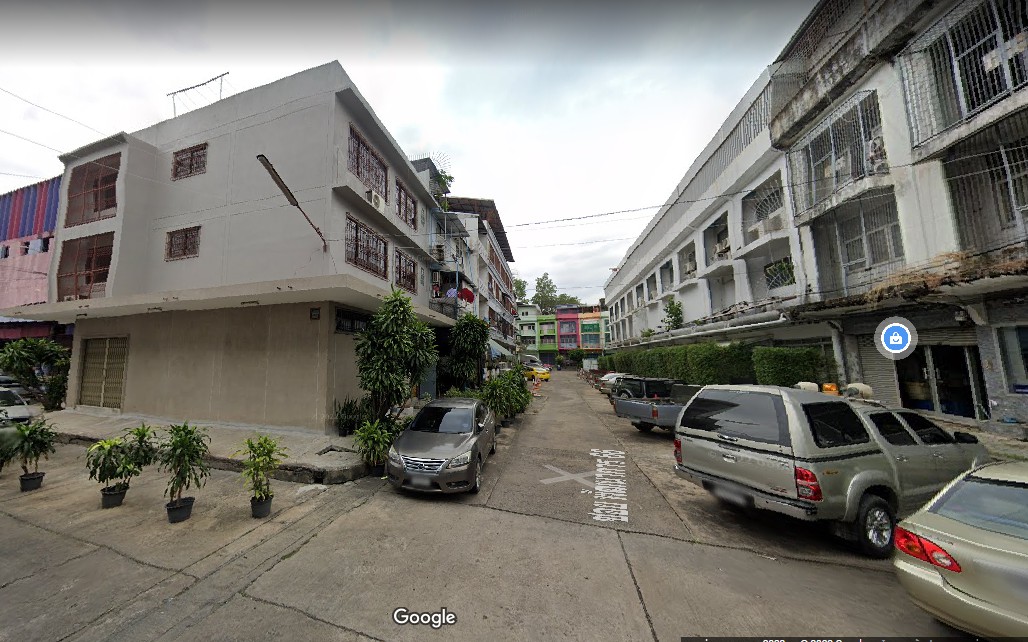 ขายด่วนอาคารพาณิชย์ 4 ชั้น 2 คูหาติดกัน ห้องมุม ซอยพัฒนาการ 64,66 เข้าได้ทั้ง 2 ซอย