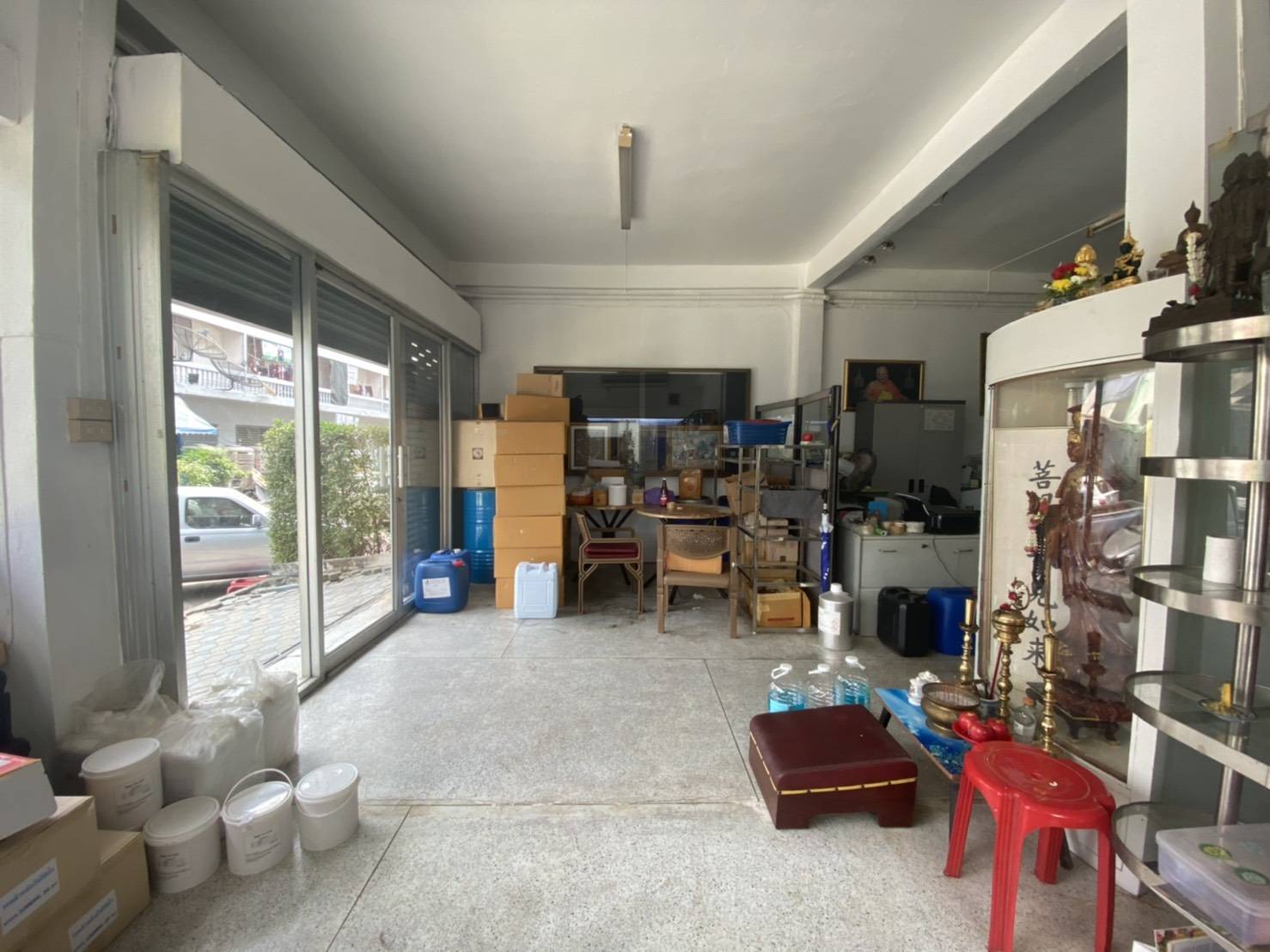 ขายด่วนอาคารพาณิชย์ 4 ชั้น 2 คูหาติดกัน ห้องมุม ซอยพัฒนาการ 64,66 เข้าได้ทั้ง 2 ซอย