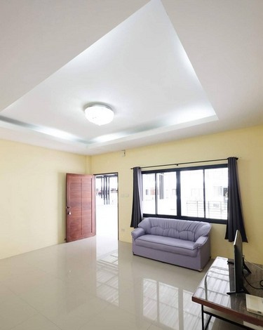 บ้านให้เช่าบ้านทาวน์โฮม 2 ชั้น โครงการมายโอโซน บ้านฉาง ติดถนนหลัก เป็นทางลงหาดพยูน