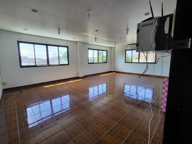 ขายที่ดินพร้อมโกดังติดถนน เหมาะทำเป็นคลังสินค้าหรือทำธุรกิจได้หลายอย่าง ทำเลดี อ.สามพราน จ.นครปฐม