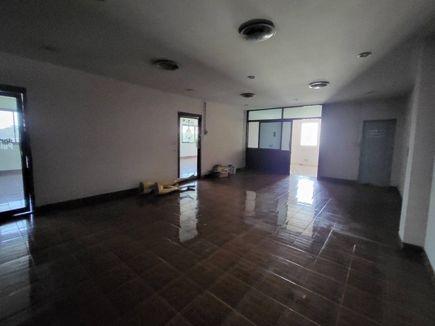 ขายที่ดินพร้อมโกดังติดถนน เหมาะทำเป็นคลังสินค้าหรือทำธุรกิจได้หลายอย่าง ทำเลดี อ.สามพราน จ.นครปฐม