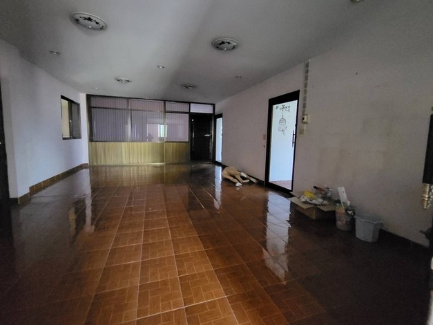 ขายที่ดินพร้อมโกดังติดถนน เหมาะทำเป็นคลังสินค้าหรือทำธุรกิจได้หลายอย่าง ทำเลดี อ.สามพราน จ.นครปฐม