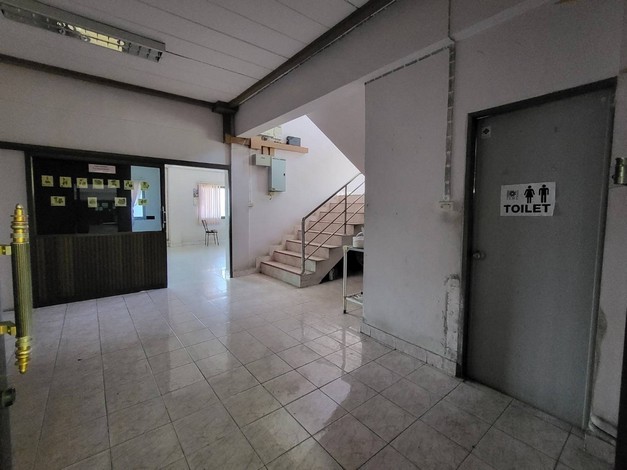 ขายที่ดินพร้อมโกดังติดถนน เหมาะทำเป็นคลังสินค้าหรือทำธุรกิจได้หลายอย่าง ทำเลดี อ.สามพราน จ.นครปฐม