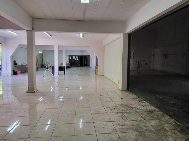 ขายที่ดินพร้อมโกดังติดถนน เหมาะทำเป็นคลังสินค้าหรือทำธุรกิจได้หลายอย่าง ทำเลดี อ.สามพราน จ.นครปฐม