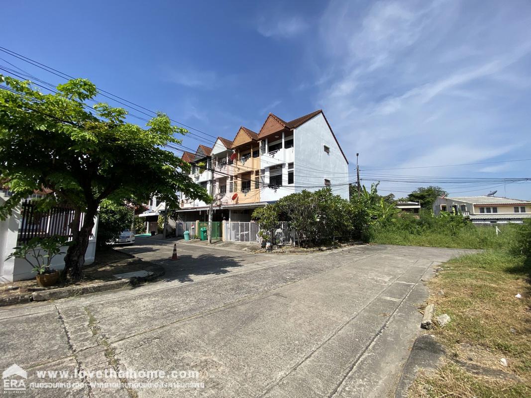 ขายทาวน์โฮม3ชั้น ม.สัมมากร รามคำแหง 112 หน้าหมู่บ้านมีสถานีรถไฟฟ้าสัมมากร-สายสีส้ม พื้นที่ 22.5 ตรว. ทำเลแบบนี้หาไม่ได้แล้ว