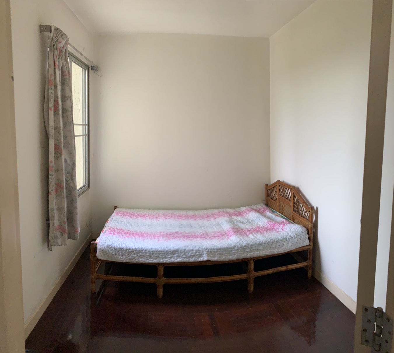 (ขายพร้อมผู้เช่า) คอนโดบ้านสวนธน รัชดา 36 (ซ.เสือใหญ่) 47 ตรม. 2 นอน สวนร่มรื่นทั้งโครงการ ใกล้ ม.จันทร์เกษม ห้างสรรพสินค้า  เข้าออกได้หลายทาง