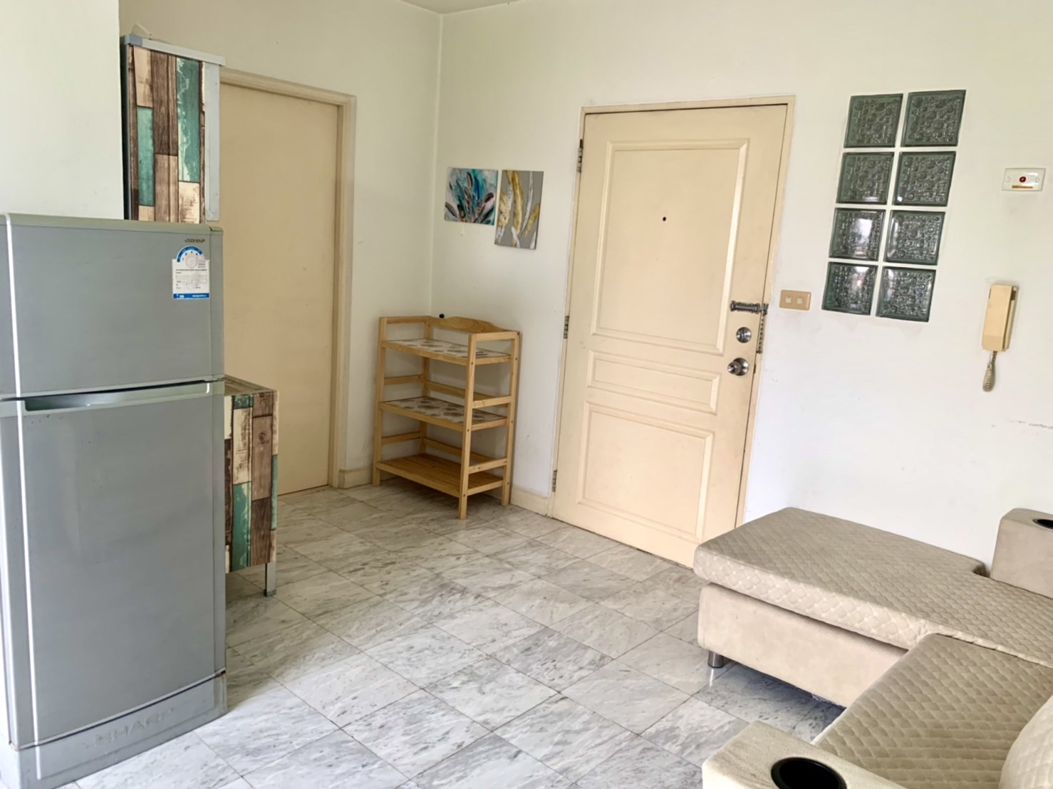 (ขายพร้อมผู้เช่า) คอนโดบ้านสวนธน รัชดา 36 (ซ.เสือใหญ่) 47 ตรม. 2 นอน สวนร่มรื่นทั้งโครงการ ใกล้ ม.จันทร์เกษม ห้างสรรพสินค้า  เข้าออกได้หลายทาง