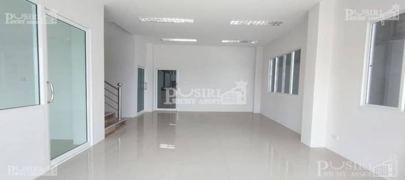 หลังสุดท้าย โรงงานโมเดิร์น ขนาดกระทัดรัด 227 วา ราคาพิเศษ เพียง 9.9 ล้าน พร้อมออฟฟิต 2 ชั้น พื้นที่ 554 ใกล้ ถ. เศรษฐกิจ 1  KK4938S